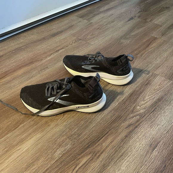 Brookes Levitate Running  Size 7. Perfect Condition. #tennisshoe #running - Picture 1 of 5